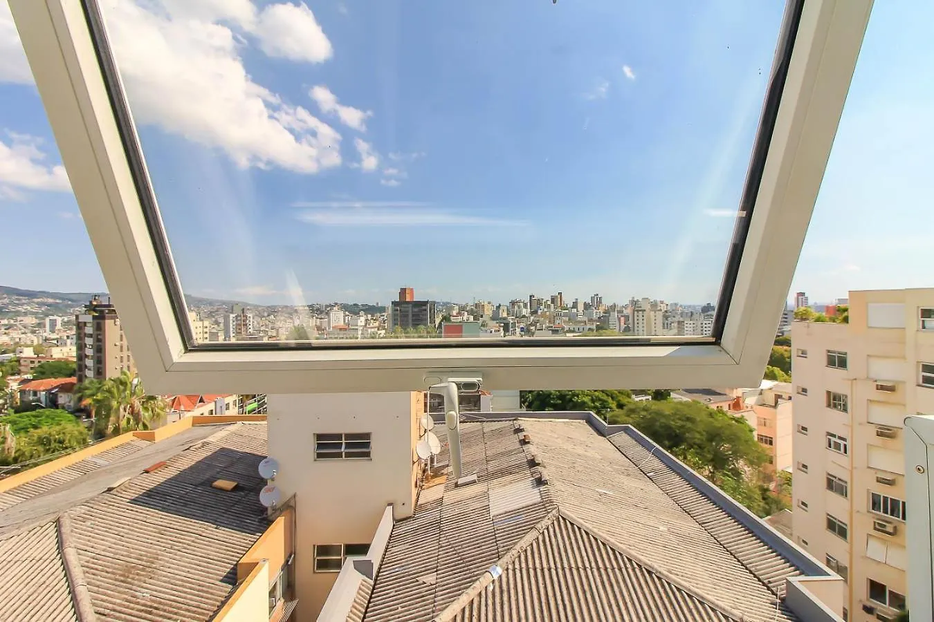 **** Hotel Coral Trade, Prox A Escola Rio Branco, Tubino E Provas Mp Brazílie